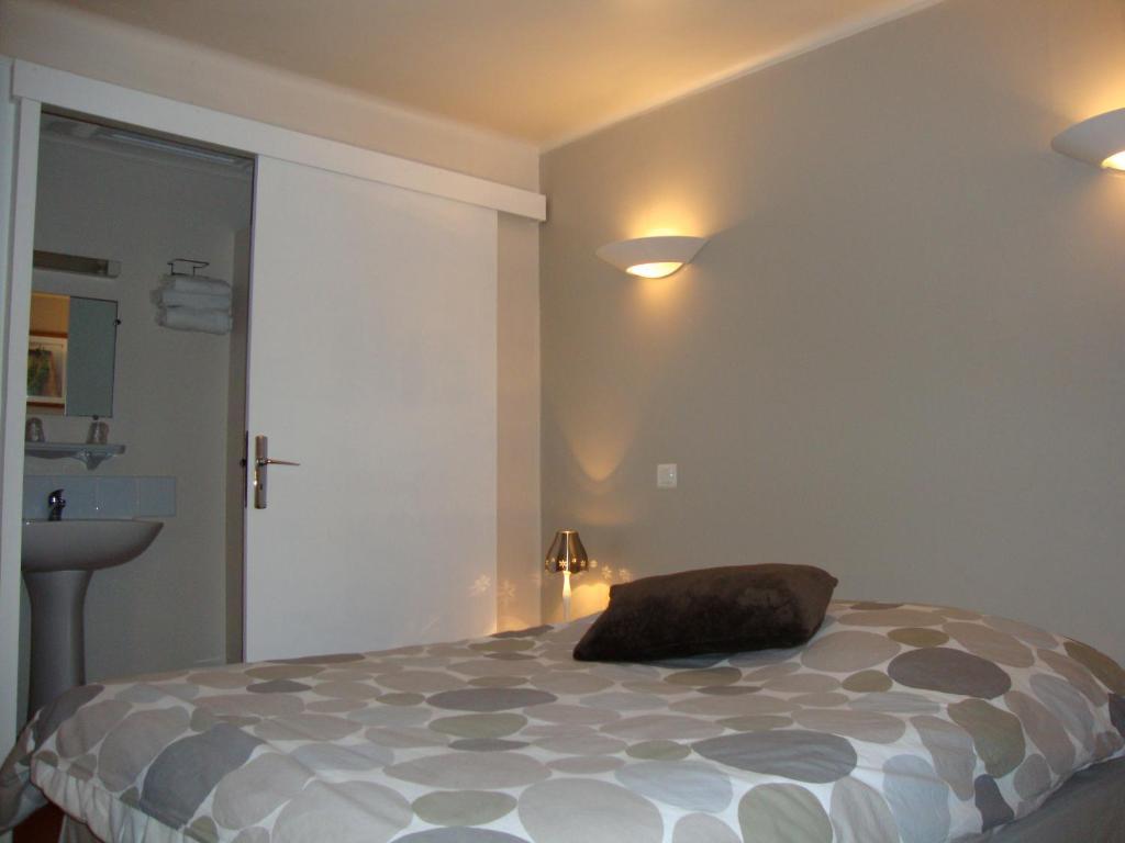 Hotel Restaurant De La Place 2*